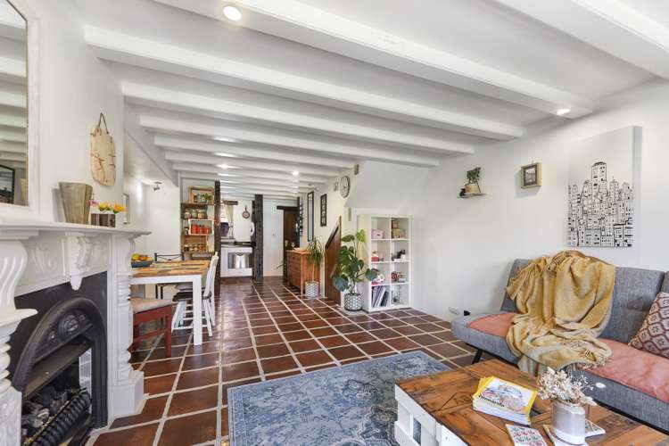 9/10 Quiet Woman Way Monaco_6