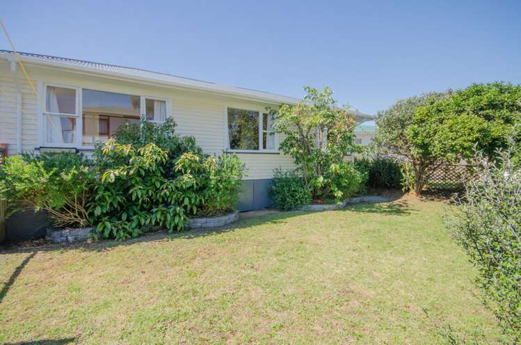 90 Gloria Avenue Te Atatu Peninsula_11