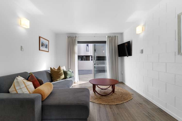 2/21 The Mall Mount Maunganui_12