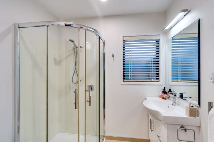 12 Waitaki Way Poraiti_11