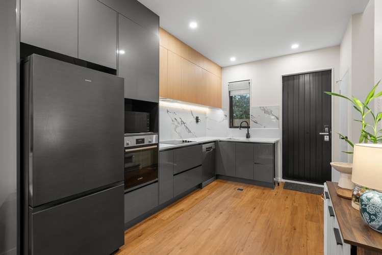 7/11 Camp Road Mt Wellington_9