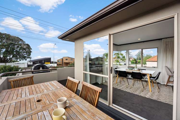 210 East Coast Road Forrest Hill_10