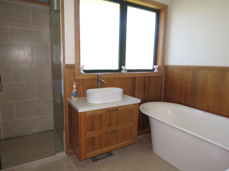 7 Somerville Road Reefton_10