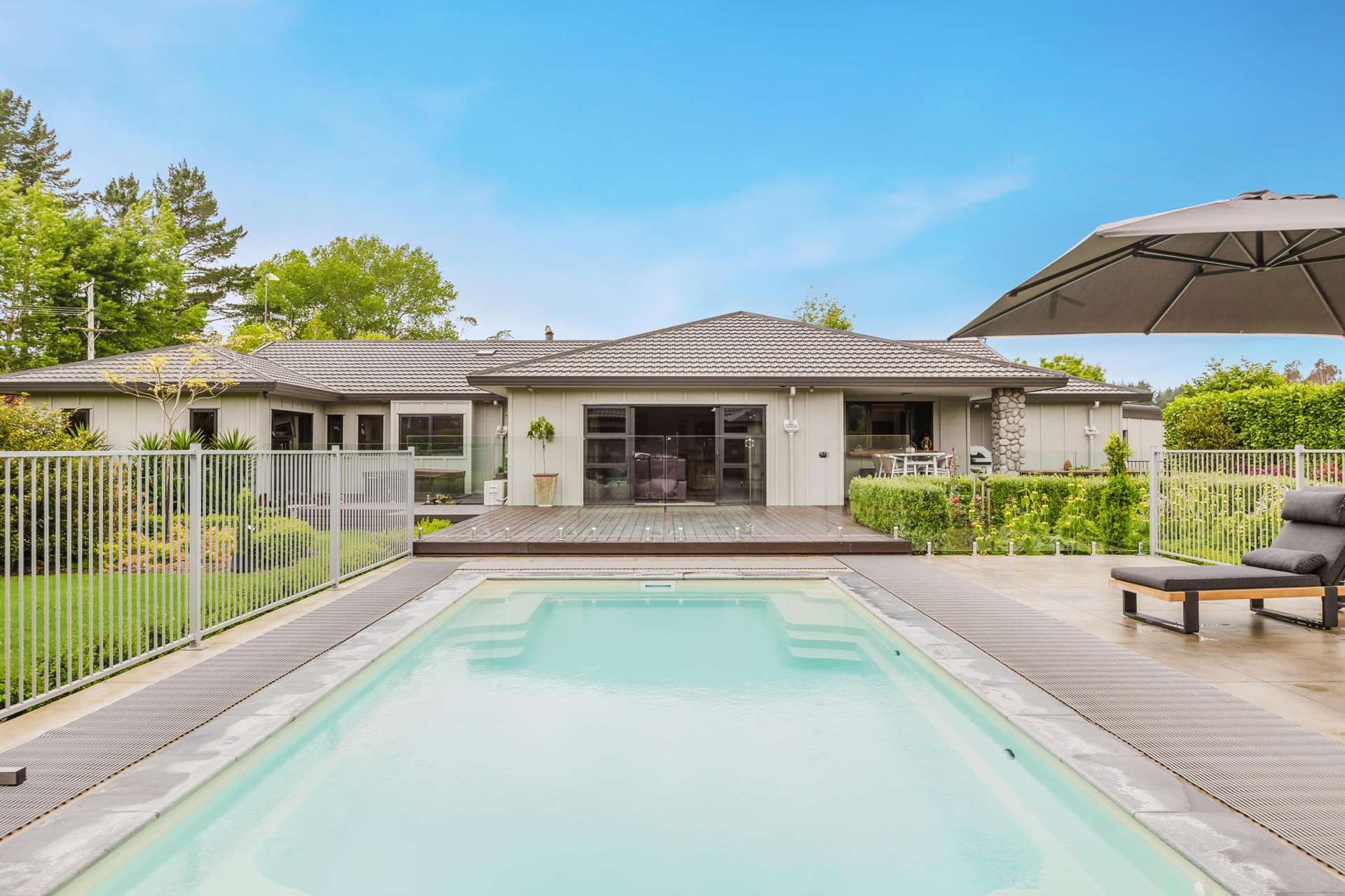 365 Brandon Hall Road Bulls_0