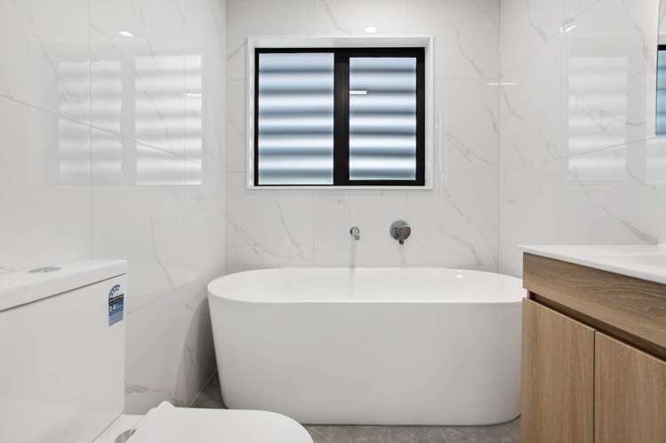 8/196 Royal Road Massey_28