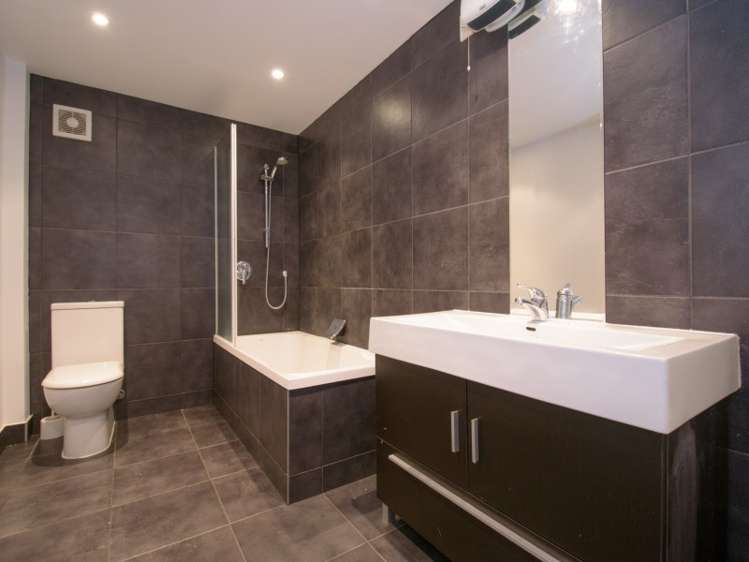 73a Wynyard Crescent Fernhill/Sunshine Bay_4