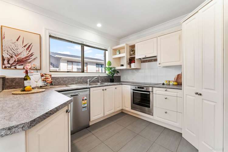 37 Nui Mana Place Te Atatu South_5