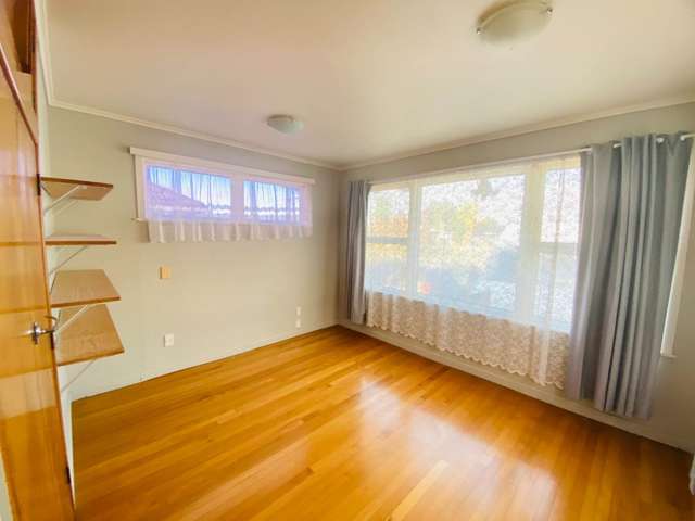 9 Malcolm Place Mangere East_2