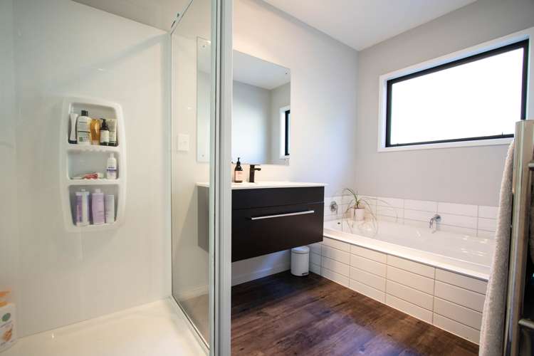 10 Little Paddock Hokitika_17