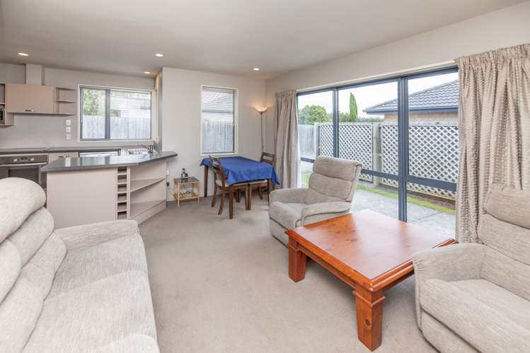 2/15 Johns Road Belfast_6