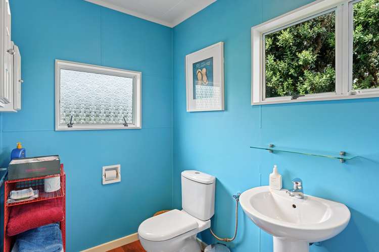 22 Marine Parade Otaki Beach_15