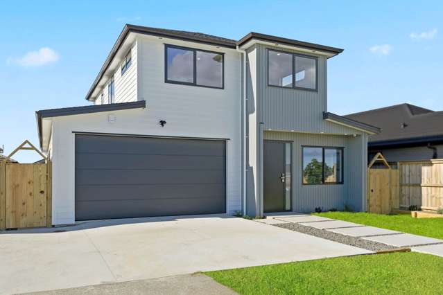 Brand-New Beachside Family Living