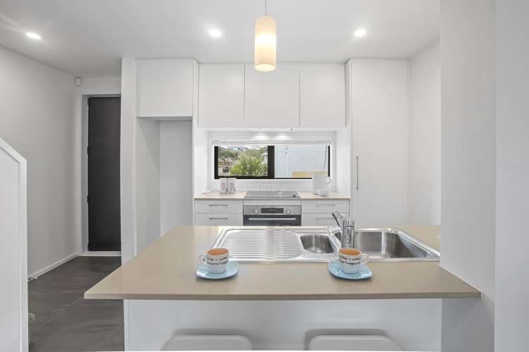 4/10 Shamrock Lane Te Atatu Peninsula_11