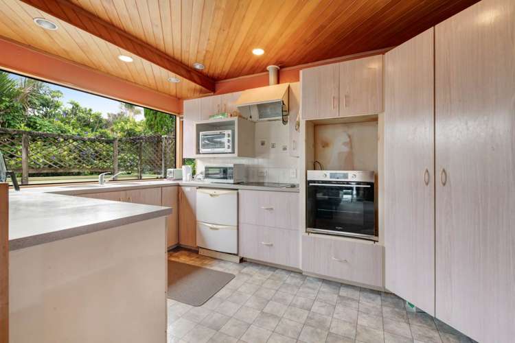 2/1 Captain Street Helensville_13