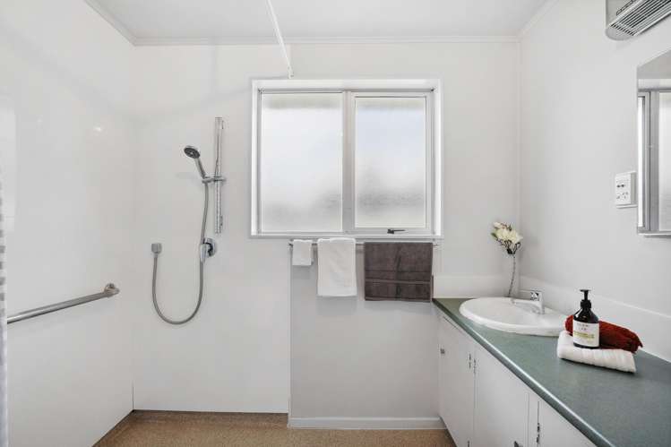 1b Antimony Crescent Cromwell_10