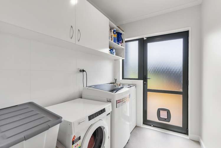 1 Black Teal Close Unsworth Heights_12