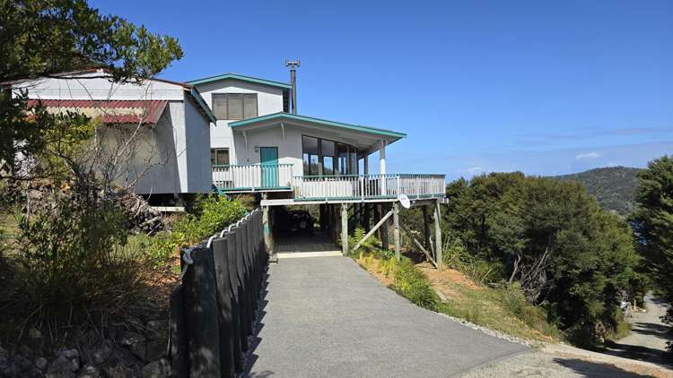 20 Harpoon Hill Great Barrier Island_21