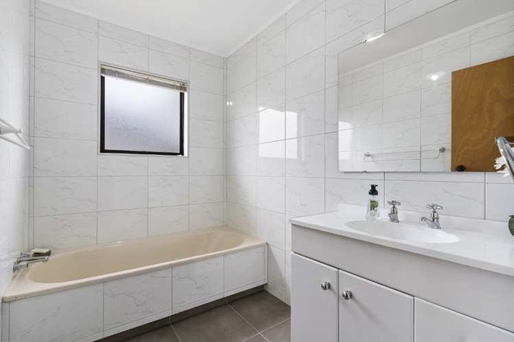 118 Charleston Avenue Whangamata_13