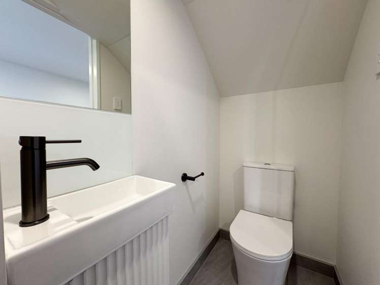 2/12 Molley Green Place 10044_9