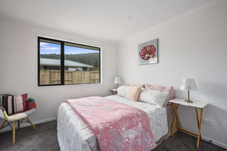 15 Lloyd Crescent Pukehangi_11