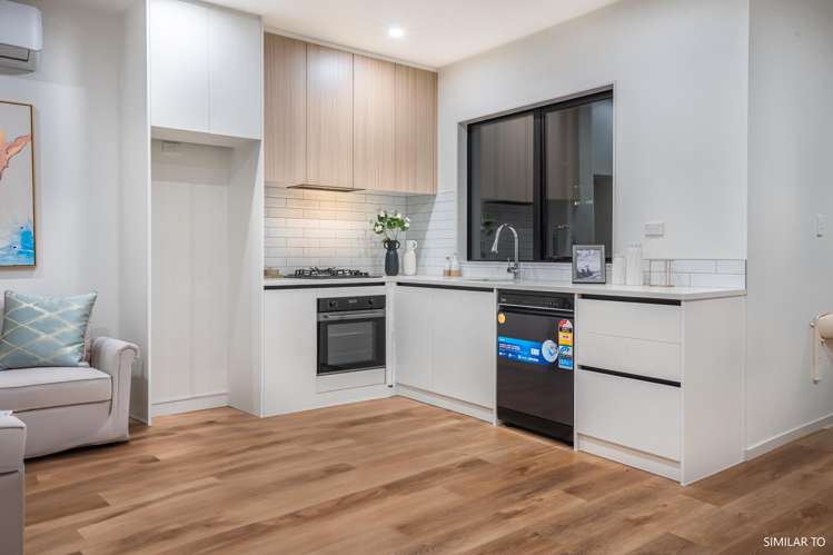 13 Matahae Drive Flat Bush_2