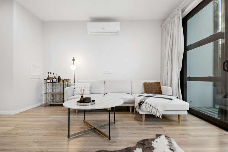 44 Glidepath Road Hobsonville_10