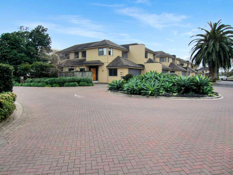 24 Canterbury Park Lane Ellerslie_15