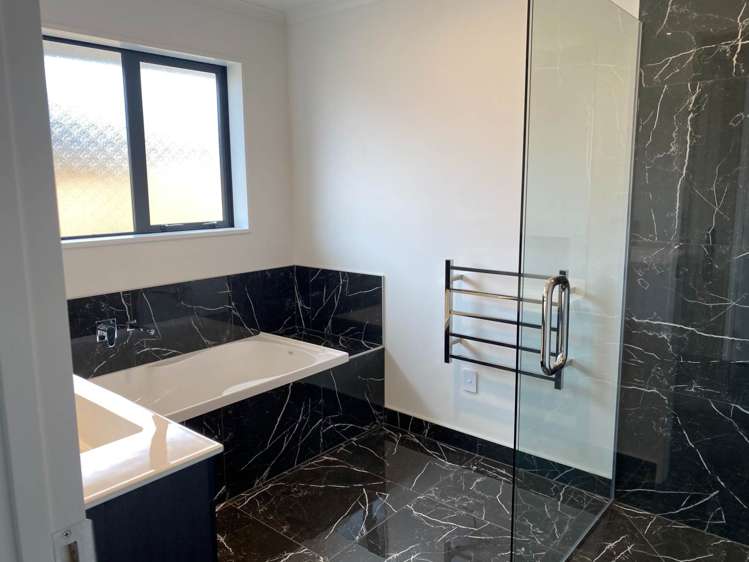 14 Kaurinui Crescent One Tree Point_6