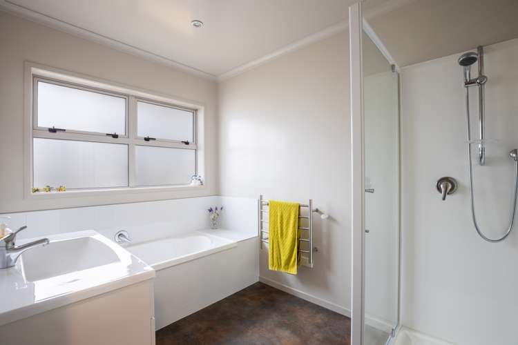 11f Lemont Place Westown_19