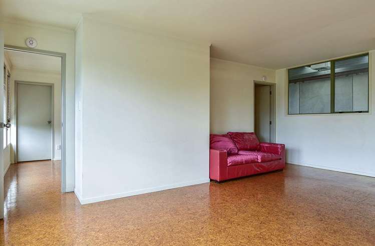 76 Central Park Drive 11401_3