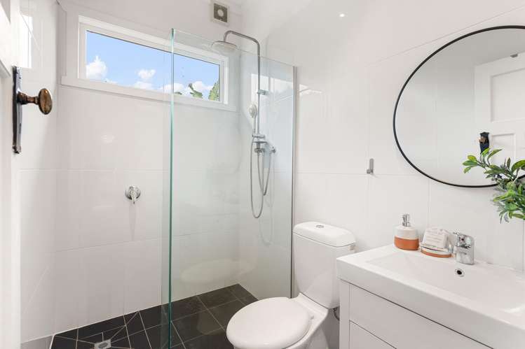 2/105 Lancaster Road Beach Haven_19