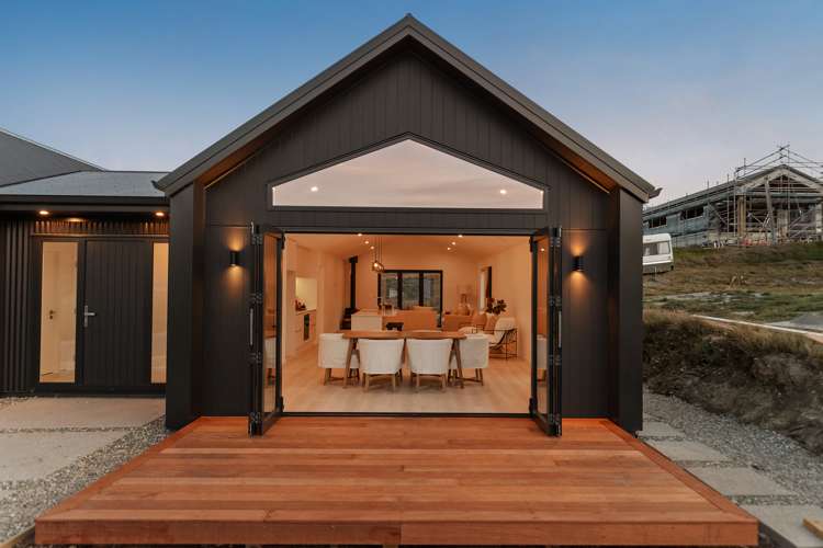 22 Southdown Road, Hanley's Farm Jacks Point Queenstown Houses