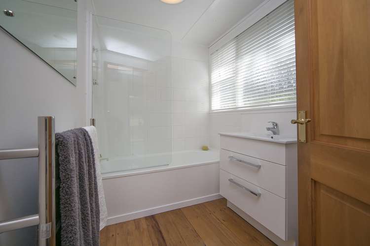 89 Kauri Point Road Laingholm_6