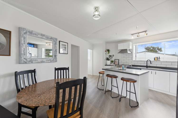 2/15 Frederick Street Two Mile Bay_4