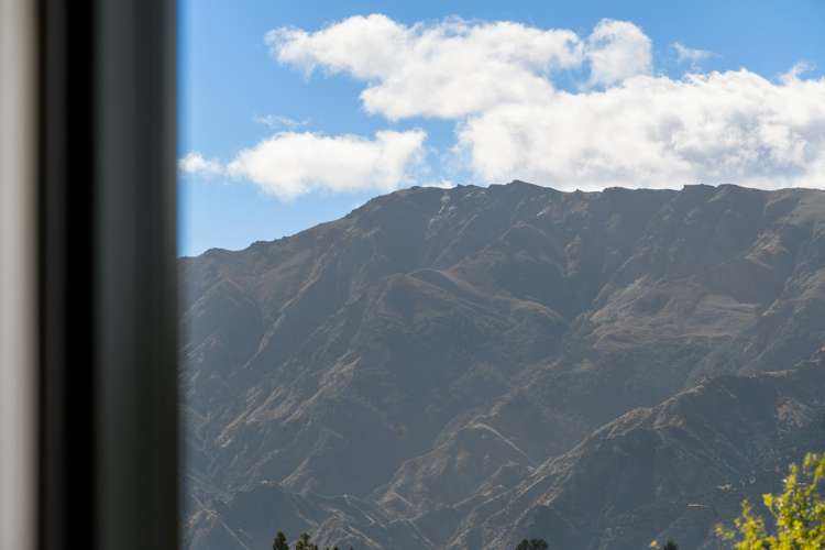 181 Burdon Loop Lake Hawea_21