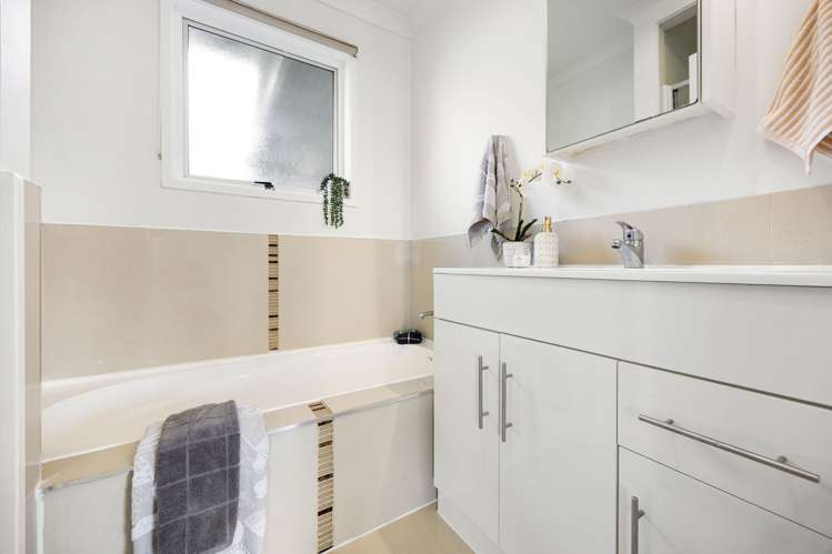 53 Karen Crescent Dinsdale_10