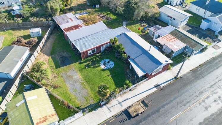 9 Front Miranda Road Waitakaruru_25