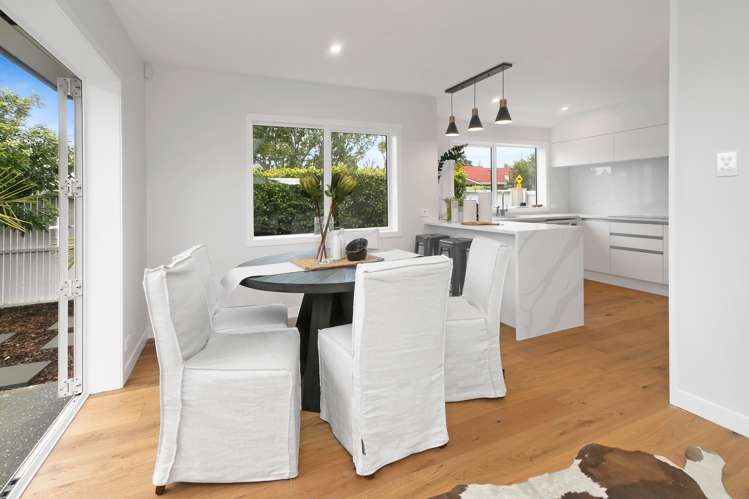 18 Tui Street Point Chevalier_14