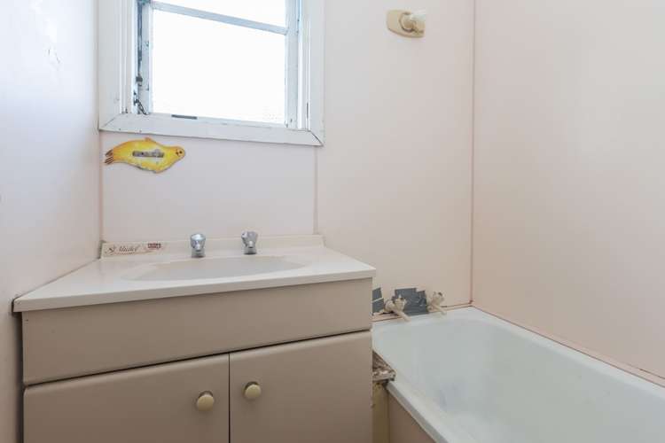 28 Westcott Street Dallington_6