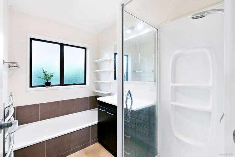 2/107 Golf Road New Lynn_9