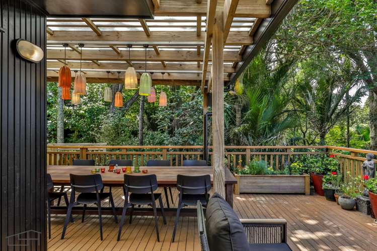 13 Takahe Road Titirangi_16