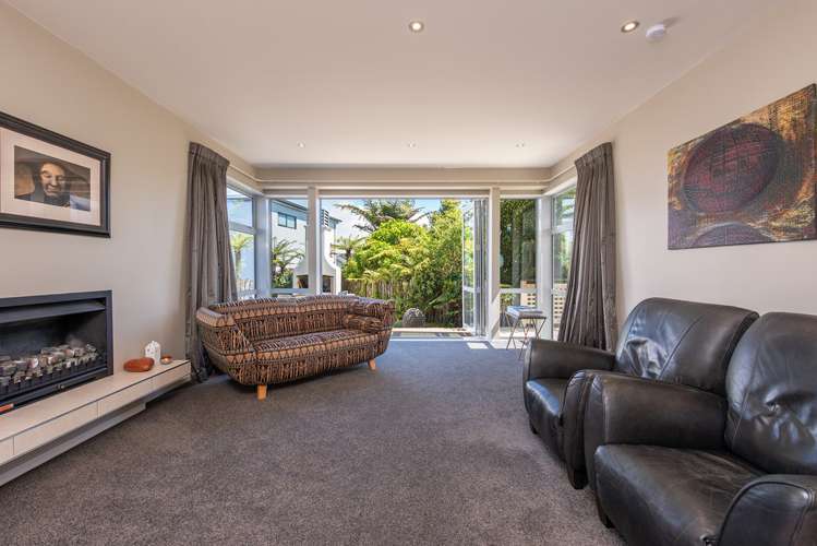 2 Caughley Grove Karori_6