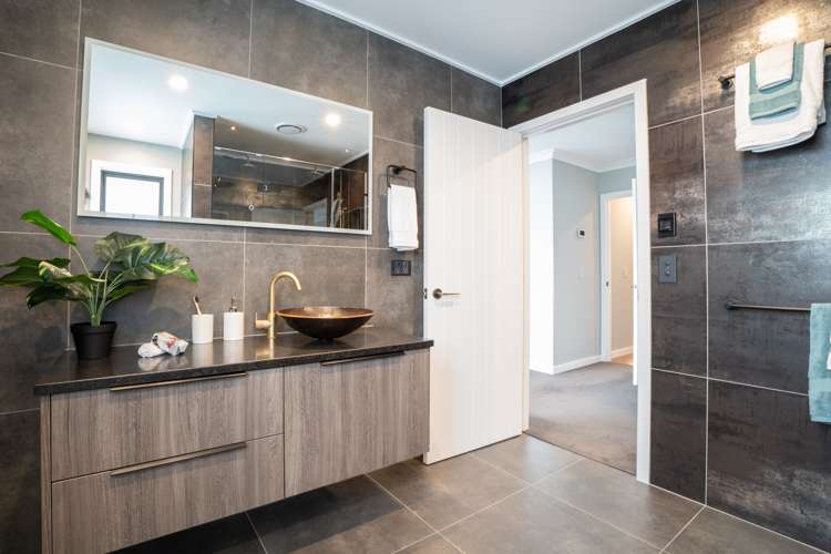 12 Prestwich Rise Churton Park_16