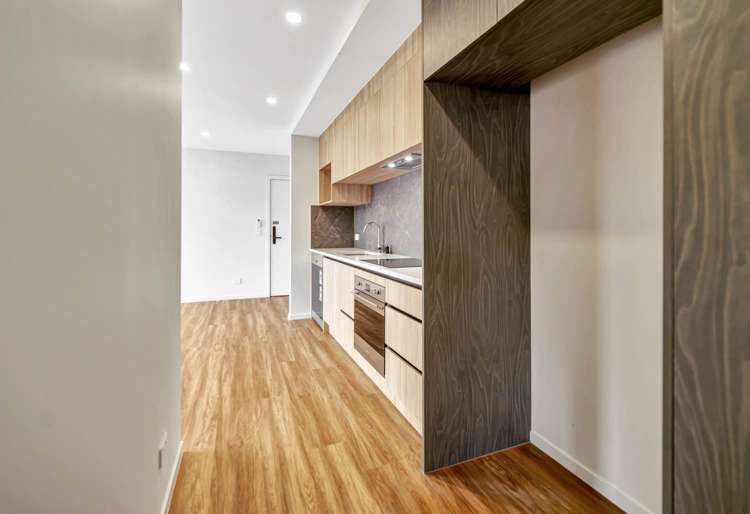 102/7 Newelm Lane Flat Bush_2