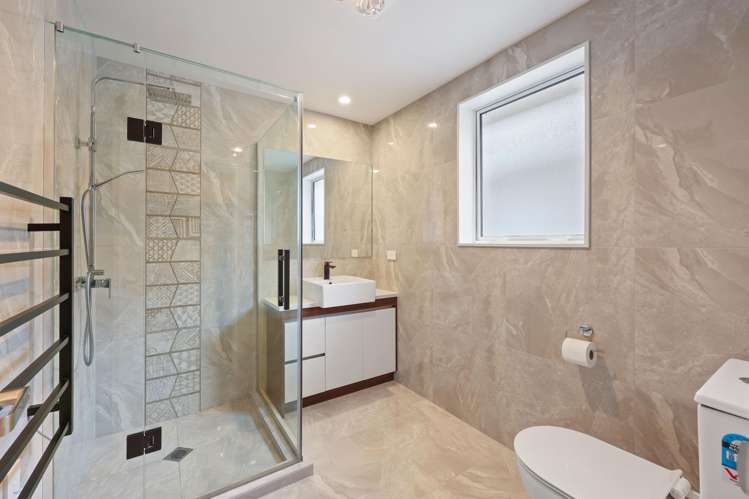 19 Horsefields Drive Flat Bush_22