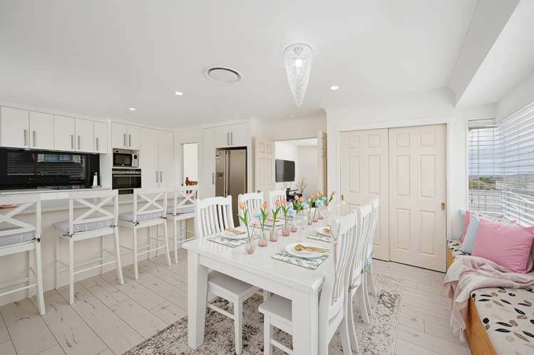 117 & 117A Awaroa Road Sunnyvale_32