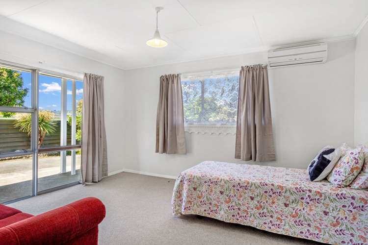 10 Cornwall Place Stoke_21