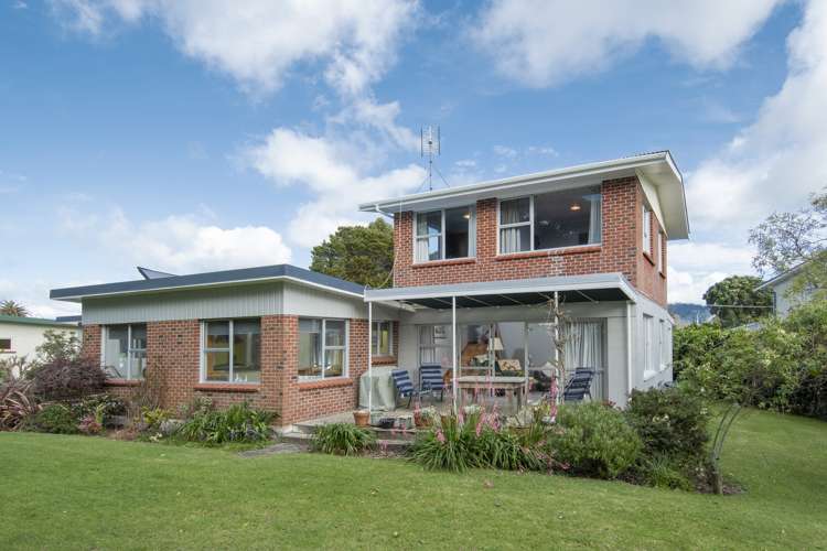 10 Roretana Drive Athenree_16