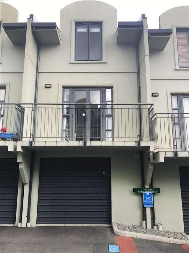Modern Three-Level Townhouse in Prime Papatoetoe Location