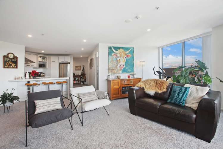 2A/84 Gunner Drive Te Atatu Peninsula_13